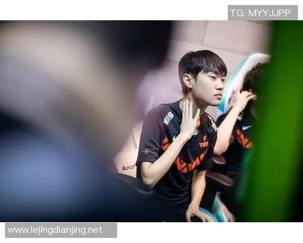 电竞新闻赛后复盘WE与TES对决中的心理素质分析与影响探讨