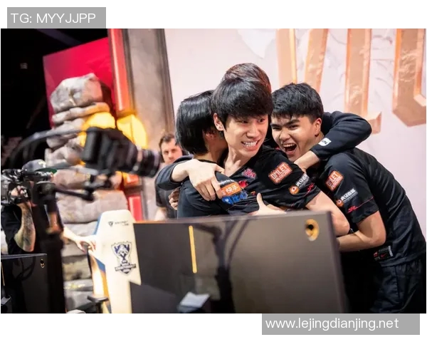 电竞比分见证FPX荣耀之路成长历程与奋斗精神的真实记录实时新闻